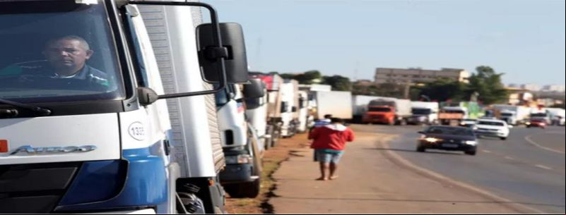 GREVE DE CAMINHONEIROS EM PROTESTO AO AUMENTO DO DIESEL