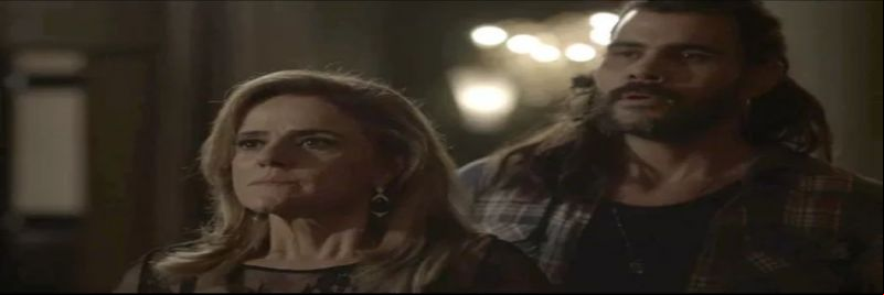 Sophia armou tudo para Lívia flagrar ela beijando Mariano