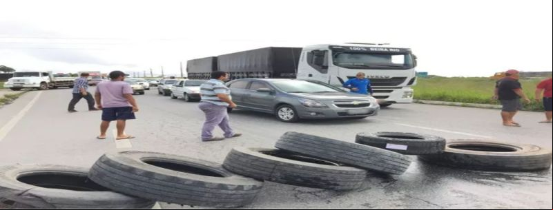 Paralisação bloqueou BR-104, em Campina Grande