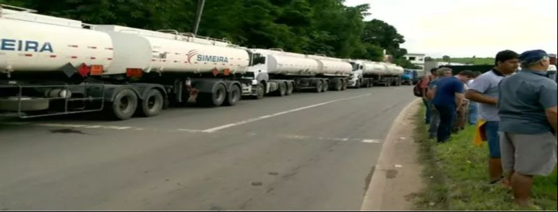 Protesto de caminhoneiros em Viana