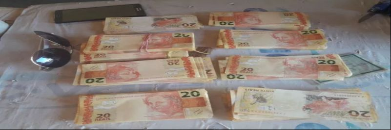 Cédulas falsas apreendidas com família de MG em MS (Foto: DOF/ Divulgação)