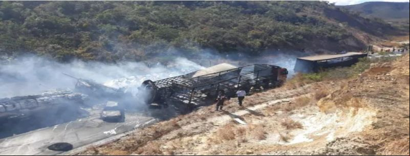 Veículos pegaram fogo na BR-251