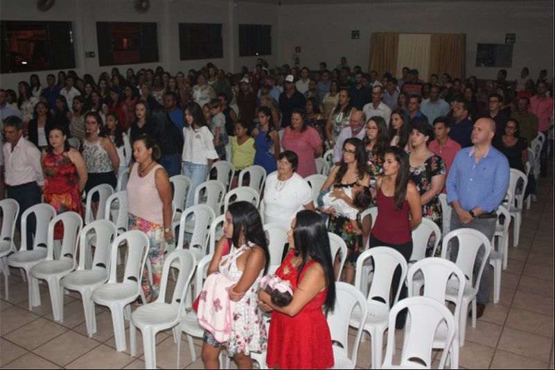 Formandos e familiares marcaram presença no evento de entrega de certificado e de forma carinhosa, agradeceram pela oportunidade