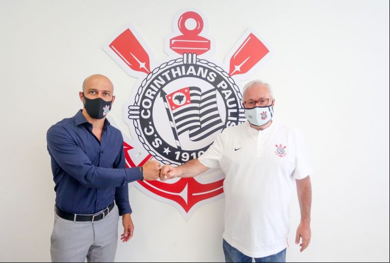 Alessandro Nunes e Roberto de Andrade comandam o futebol do Corinthians — Foto: Rodrigo Coca / Ag.Corinthians