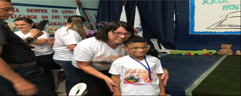 Escola Lúcio dos Santos realiza XXIX Noite de Autógrafos. 