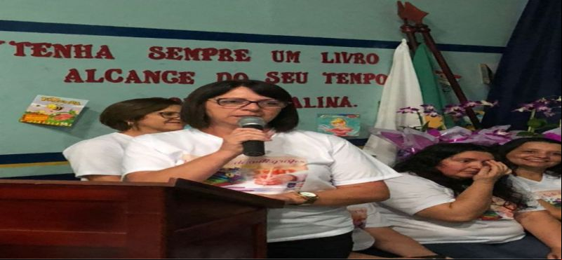 Escola Lúcio dos Santos realiza XXIX Noite de Autógrafos.