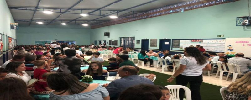 Escola Lúcio dos Santos realiza XXIX Noite de Autógrafos. 