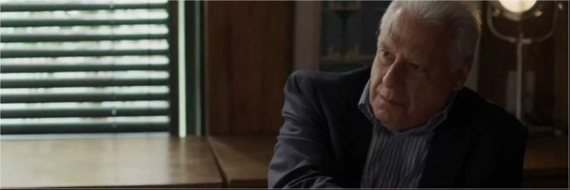 Alberto (Antonio Fagundes) está disposto a colocar o ex-genro para fora da editora de qualquer jeito — Foto: Globo