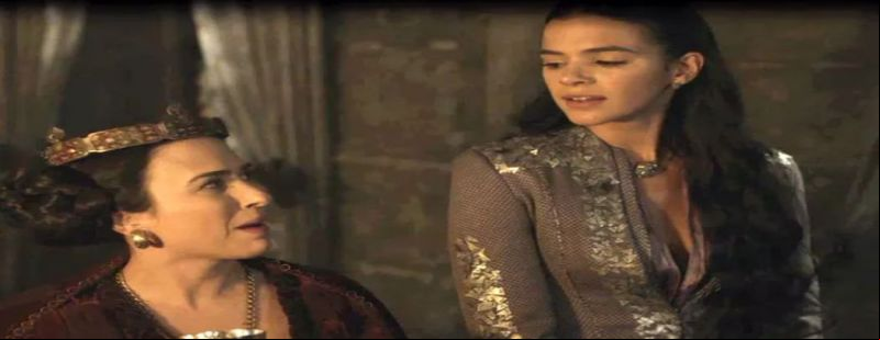 Lucrécia conta tudo sobre seu casamento com Rodolfo para Catarina. Ai, ai, Lucrécia!