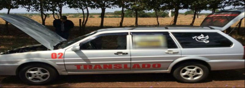 Caixão cheio de drogas é encontrado dentro de carro funerário e motorista é detido em MG