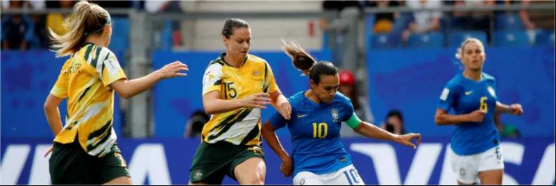 Marta em ação pelo Brasil contra a Austrália — Foto: Reuters