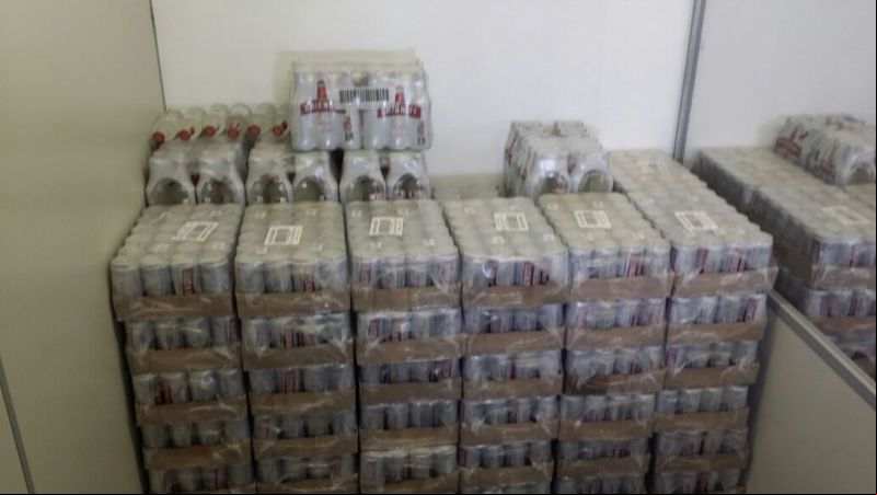 Dois homens são presos em Uberlândia com carga de bebidas roubada em Goiás